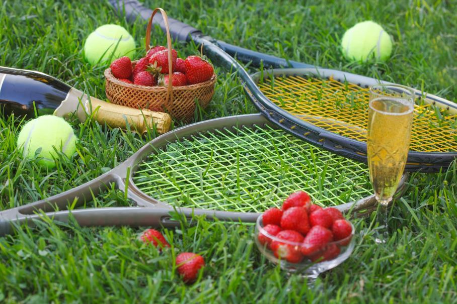 Tennis & strawbs