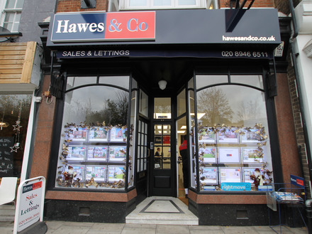 Exterior Raynes Park branch 