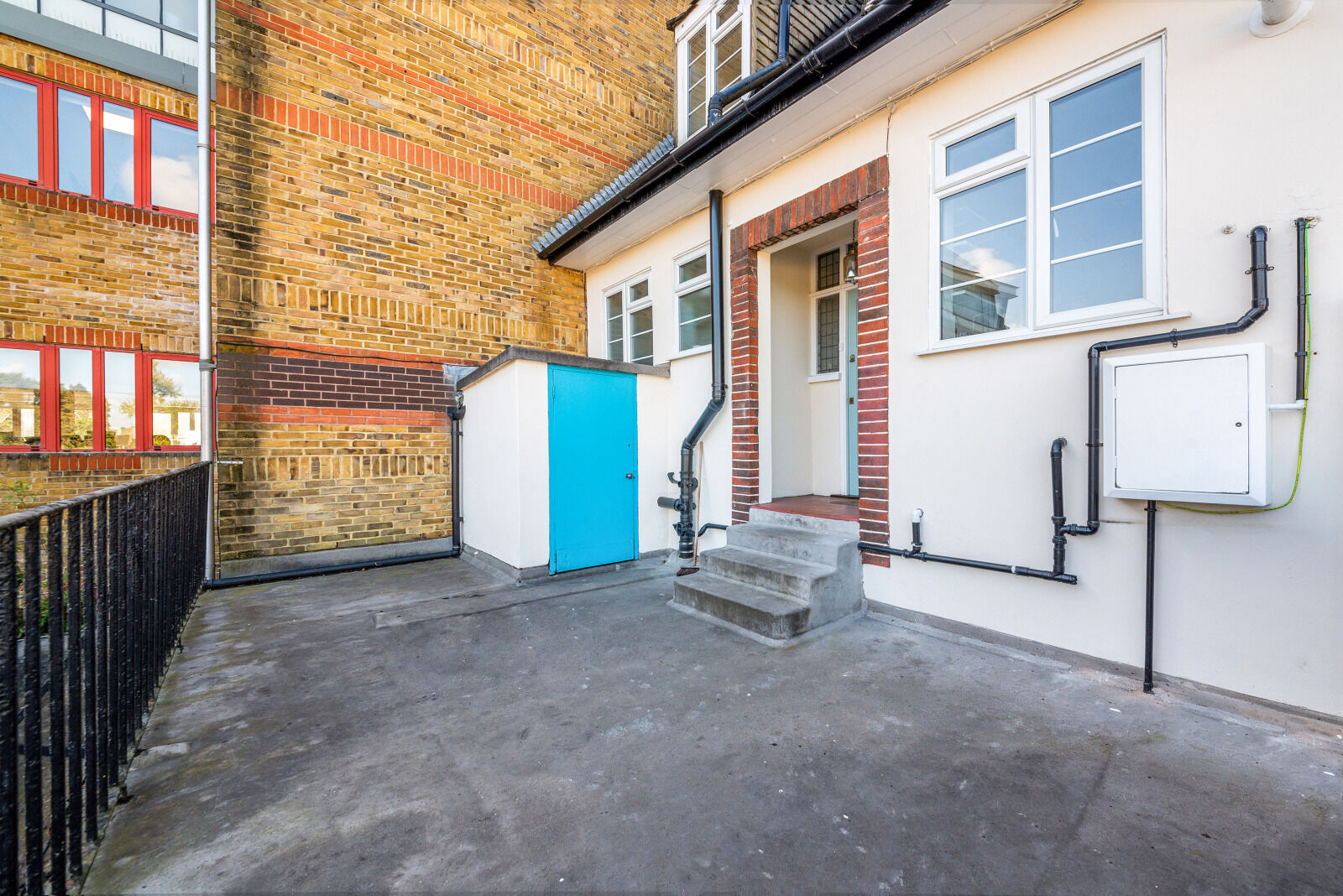 3 bedroom  flat for sale Coombe Lane, London, SW20, main image