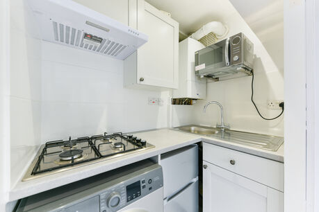 Flat to rent, Available unfurnished from 20/03/2025