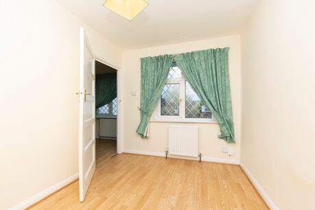 2 bedroom  flat to rent, Available unfurnished now