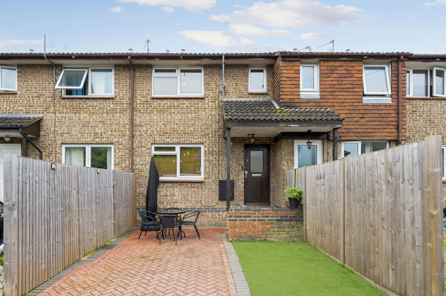 2 bedroom mid terraced house for sale