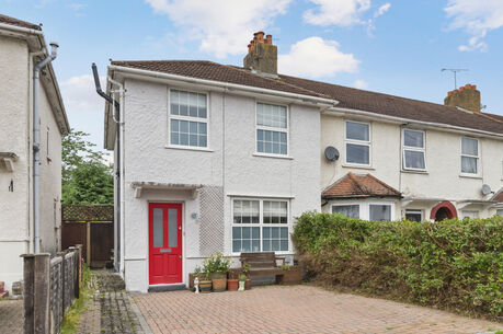 3 bedroom end terraced house for sale