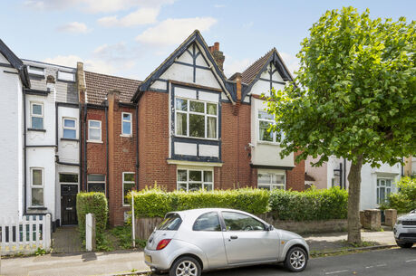 3 bedroom mid terraced house for sale