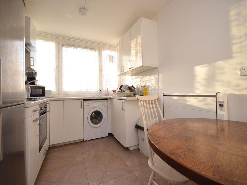 3 bedroom  flat to rent, Available furnished from 03/04/2025