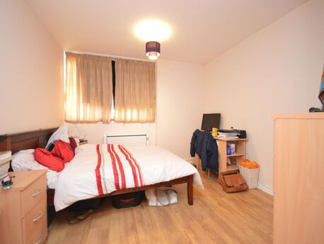 3 bedroom  flat to rent, Available furnished from 03/04/2025