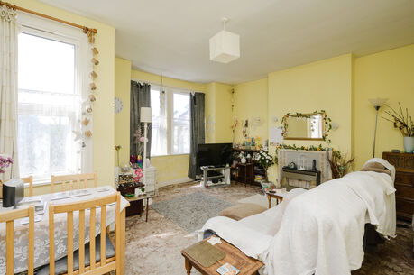 2 bedroom  flat for sale