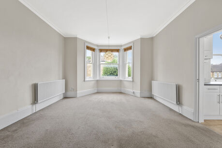 2 bedroom  flat to rent, Available unfurnished from 10/08/2024