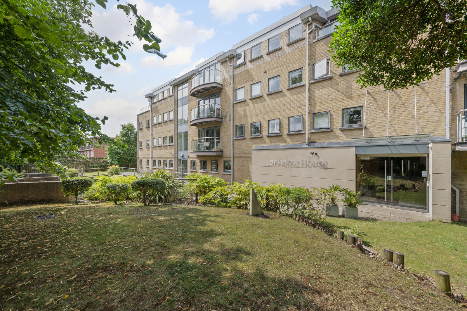 3 bedroom  flat for sale The Downs, Wimbledon, SW20, main image