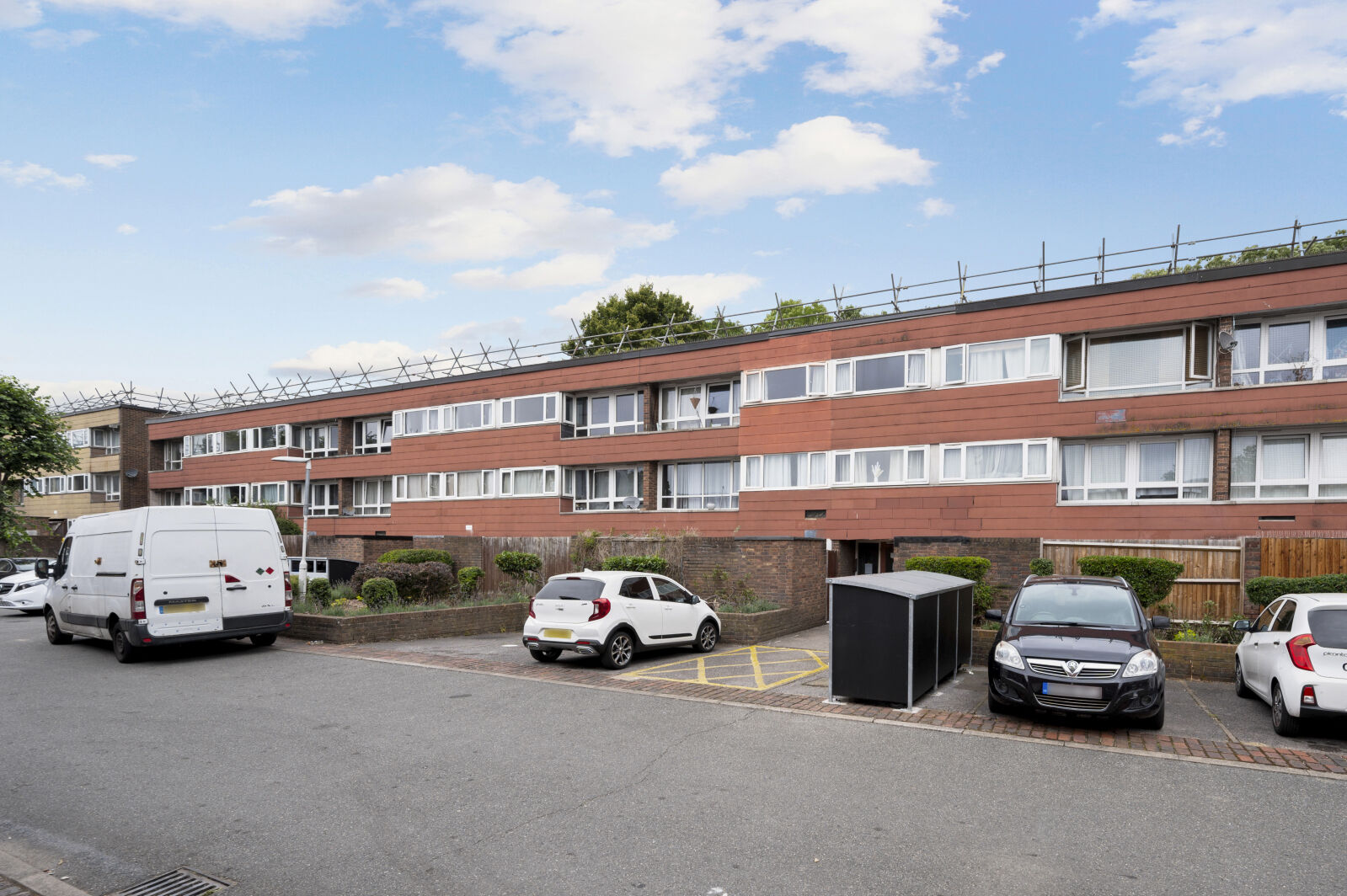 2 bedroom  flat for sale Farnham Gardens, Raynes Park, SW20, main image