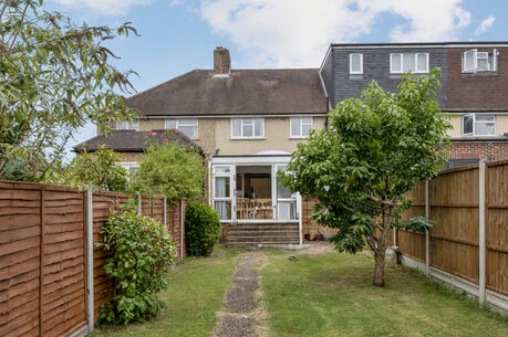 3 bedroom mid terraced house for sale