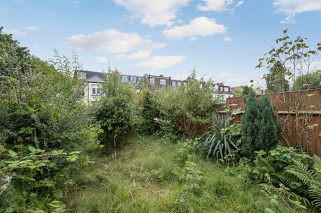 3 bedroom mid terraced house for sale