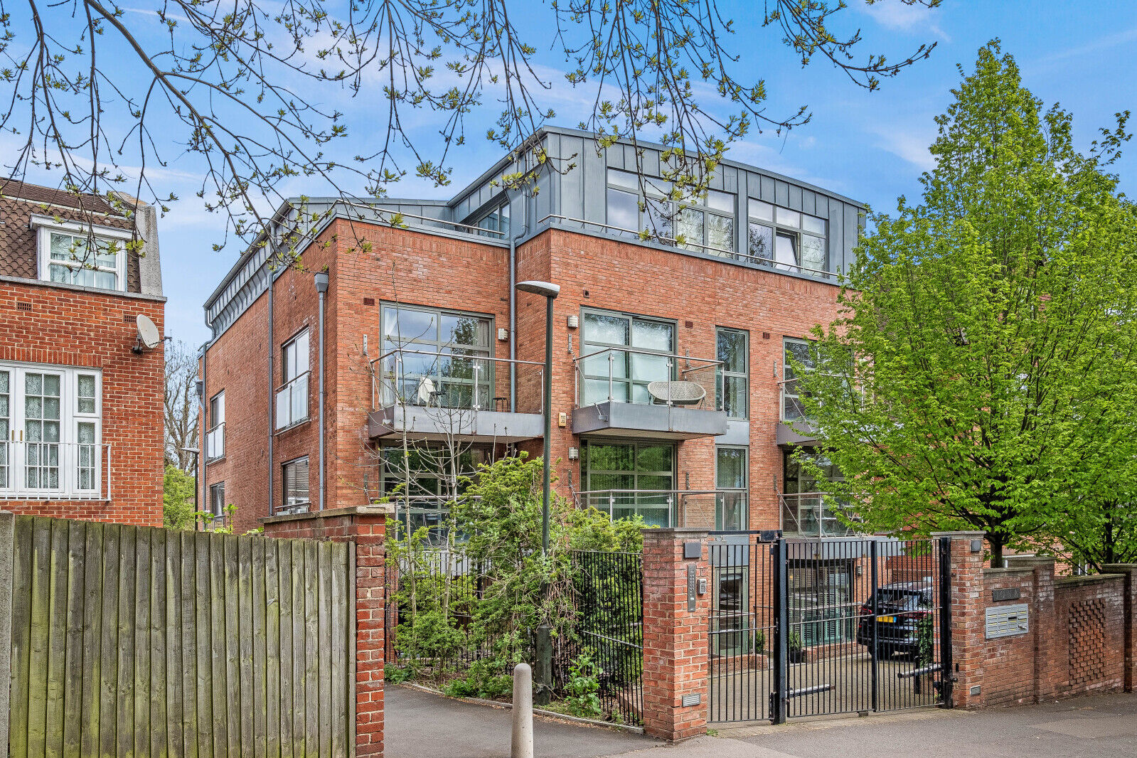 2 bedroom  flat for sale Wimbledon Hill Road, London, SW19, main image