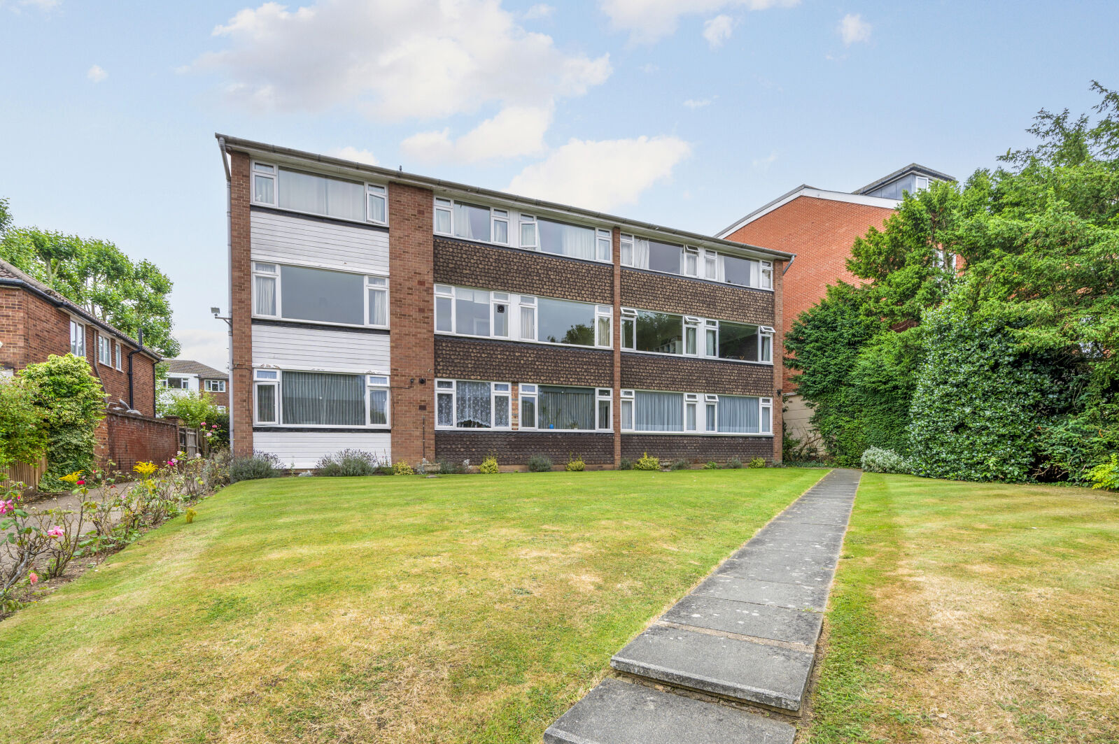 2 bedroom  flat for sale Sydenham House, Lovelace Road, KT6, main image