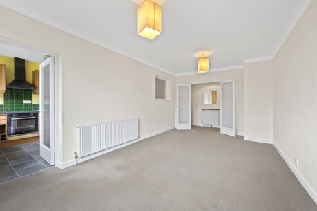 2 bedroom  flat for sale