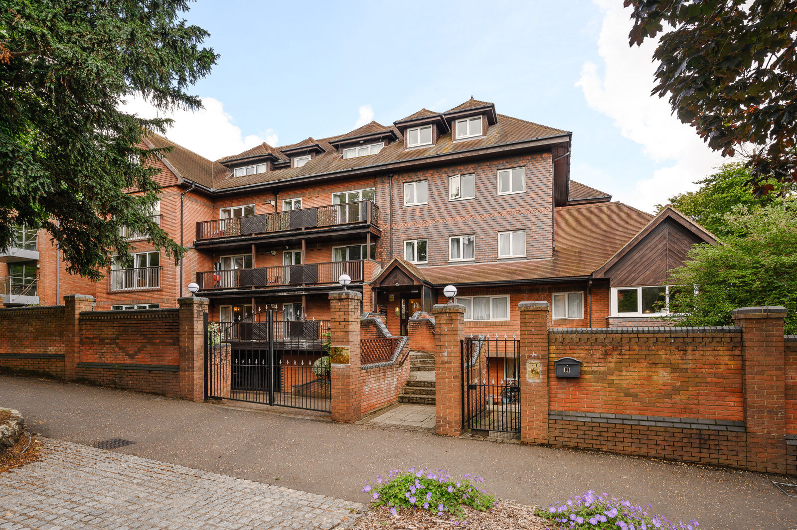 2 bedroom  flat to rent, Available furnished now Wimbledon Hill Road, London, SW19, main image