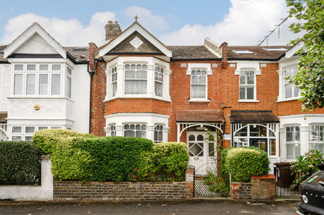 3 bedroom mid terraced house for sale