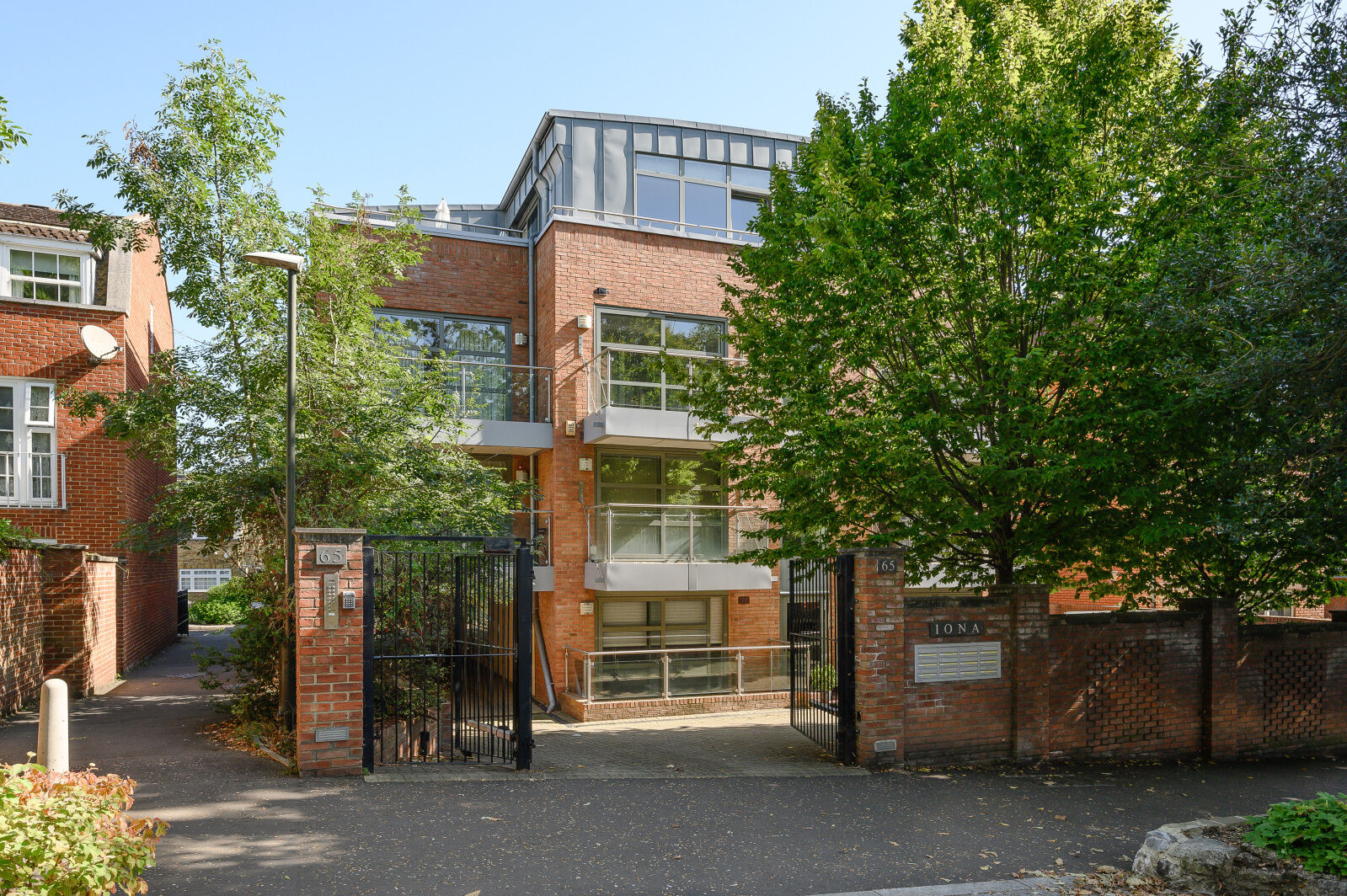 2 bedroom  flat for sale Wimbledon Hill Road, Wimbledon, SW19, main image