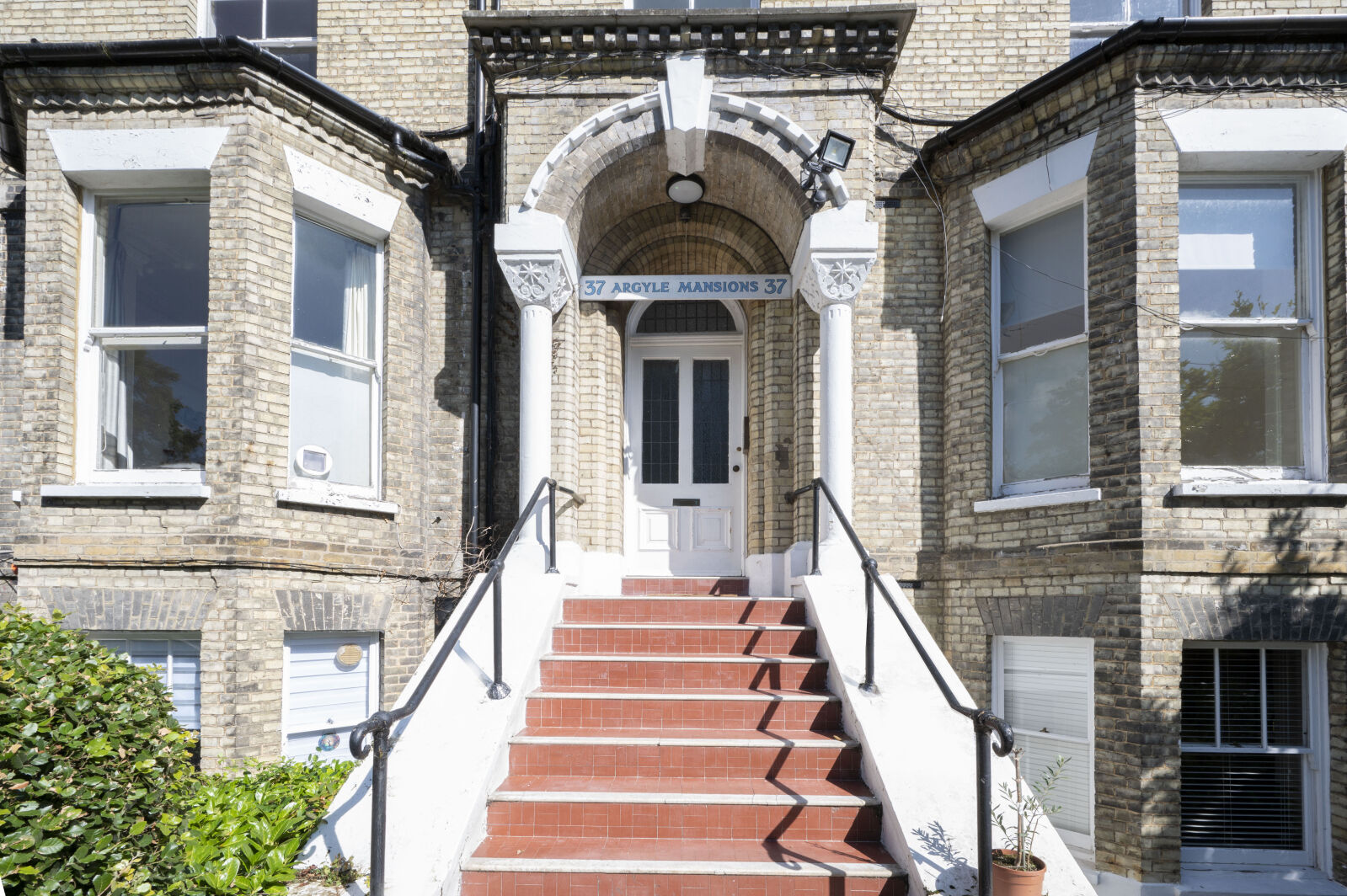 2 bedroom  flat for sale The Avenue, Surbiton, KT5, main image