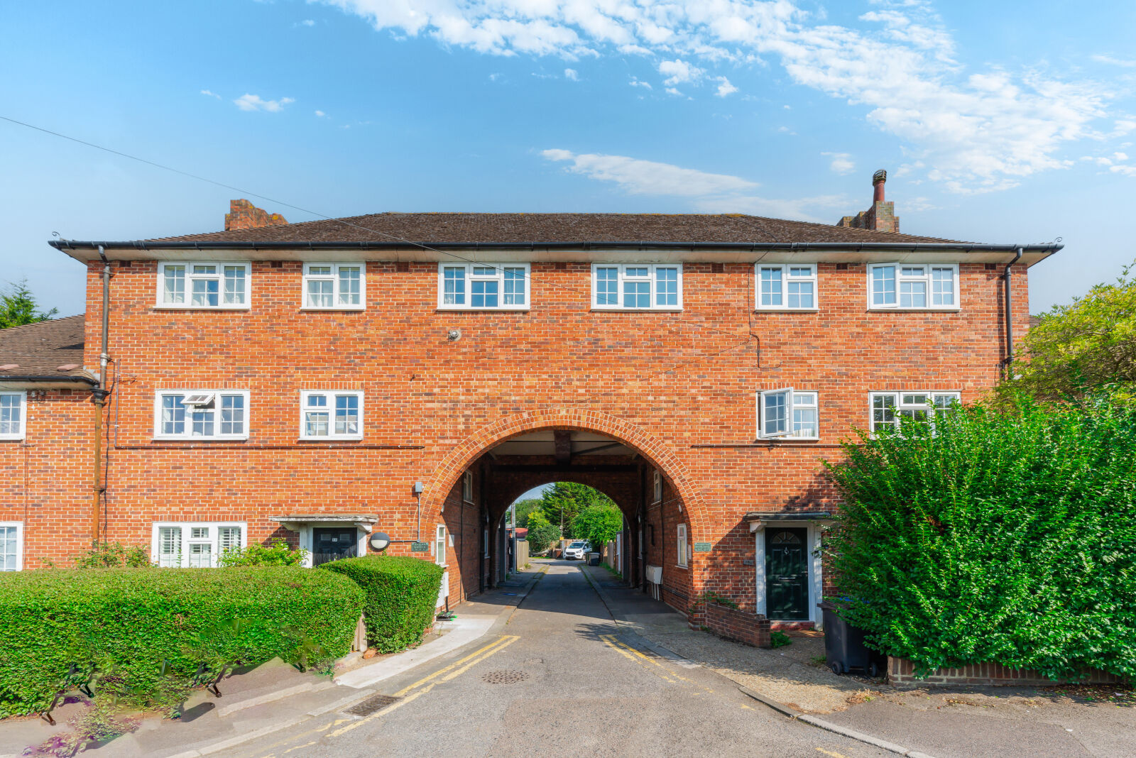 3 bedroom  flat for sale Linkway, Raynes Park, SW20, main image