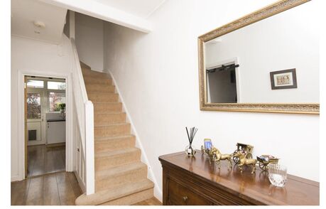 4 bedroom mid terraced house to rent, Available unfurnished from 17/12/2024