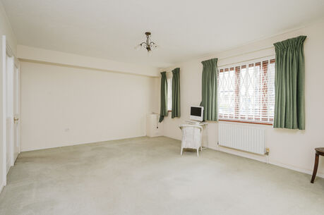 2 bedroom  flat for sale