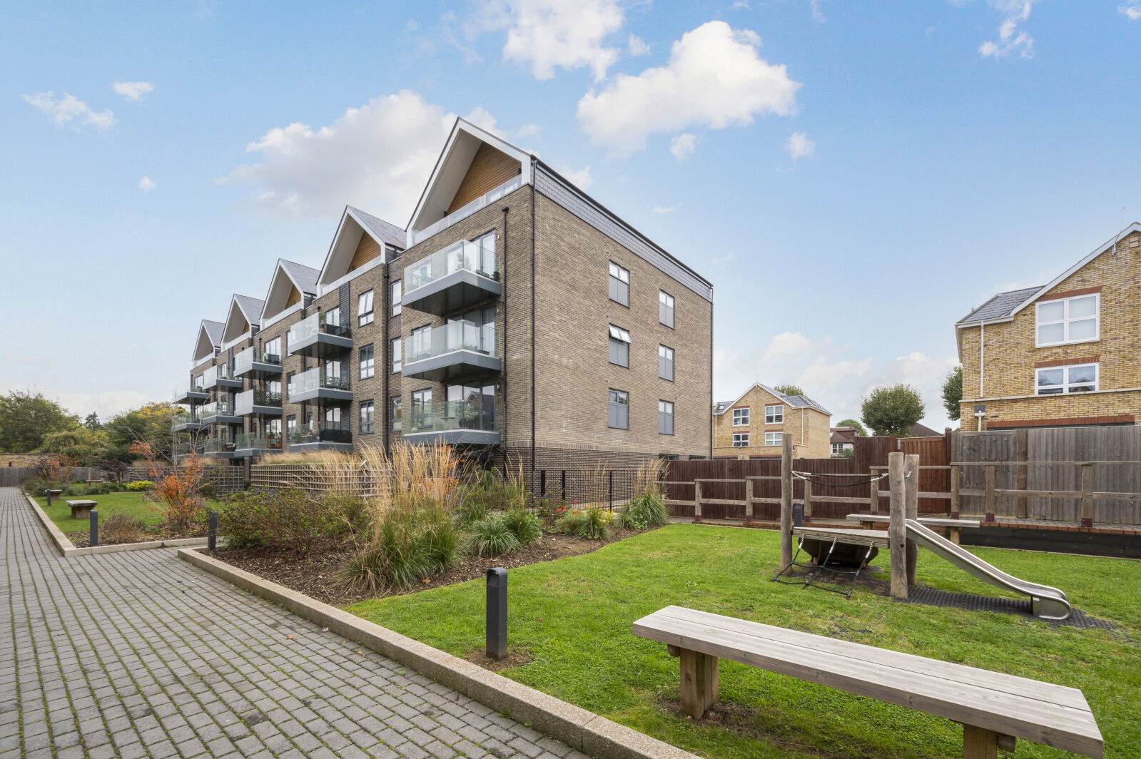 2 bedroom  flat for sale Antoinette Close, Kingston upon Thames, KT1, main image