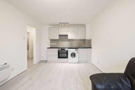 1 bedroom  flat for sale