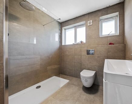 3 bedroom mid terraced house to rent, Available unfurnished from 23/11/2024