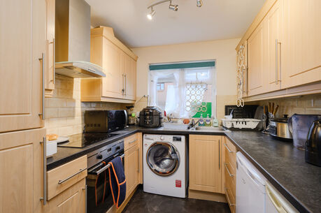 2 bedroom  flat for sale