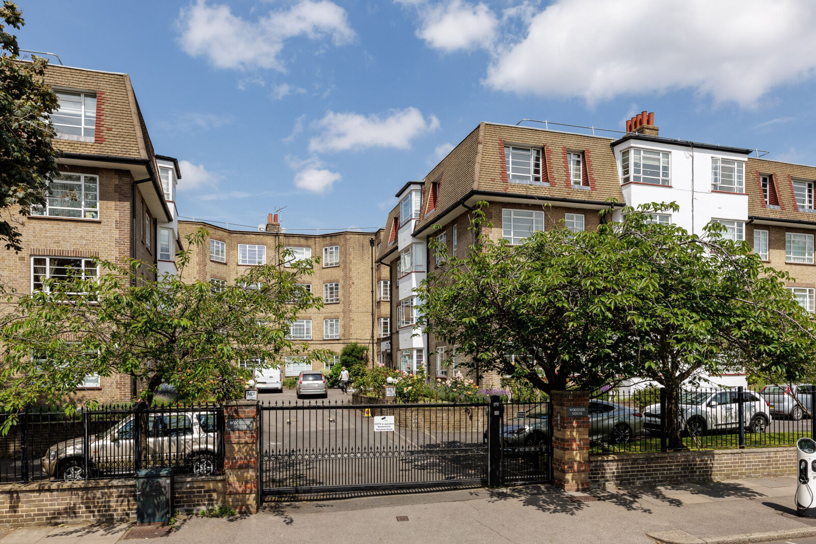 2 bedroom  flat for sale Woodside, London, SW19, main image