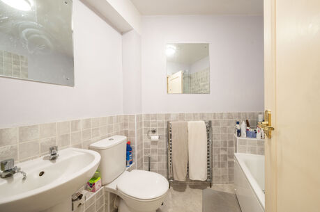 1 bedroom  flat for sale