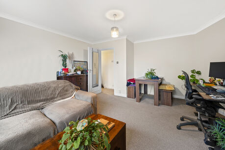 1 bedroom  flat for sale