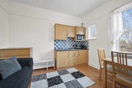 1 bedroom  flat to rent, Available from 03/02/2025