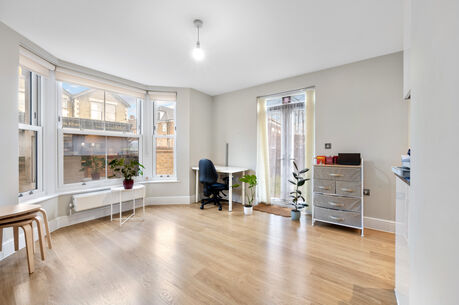 1 bedroom  flat for sale