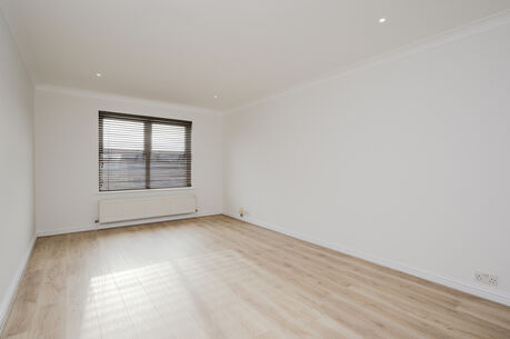 2 bedroom  flat for sale