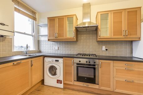 1 bedroom mid terraced flat to rent, Available furnished from 07/03/2025