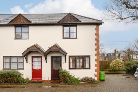 2 bedroom end terraced house for sale