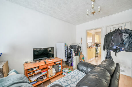 1 bedroom  flat to rent, Available furnished from 12/03/2025