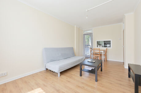 2 bedroom  flat to rent, Available from 23/08/2024