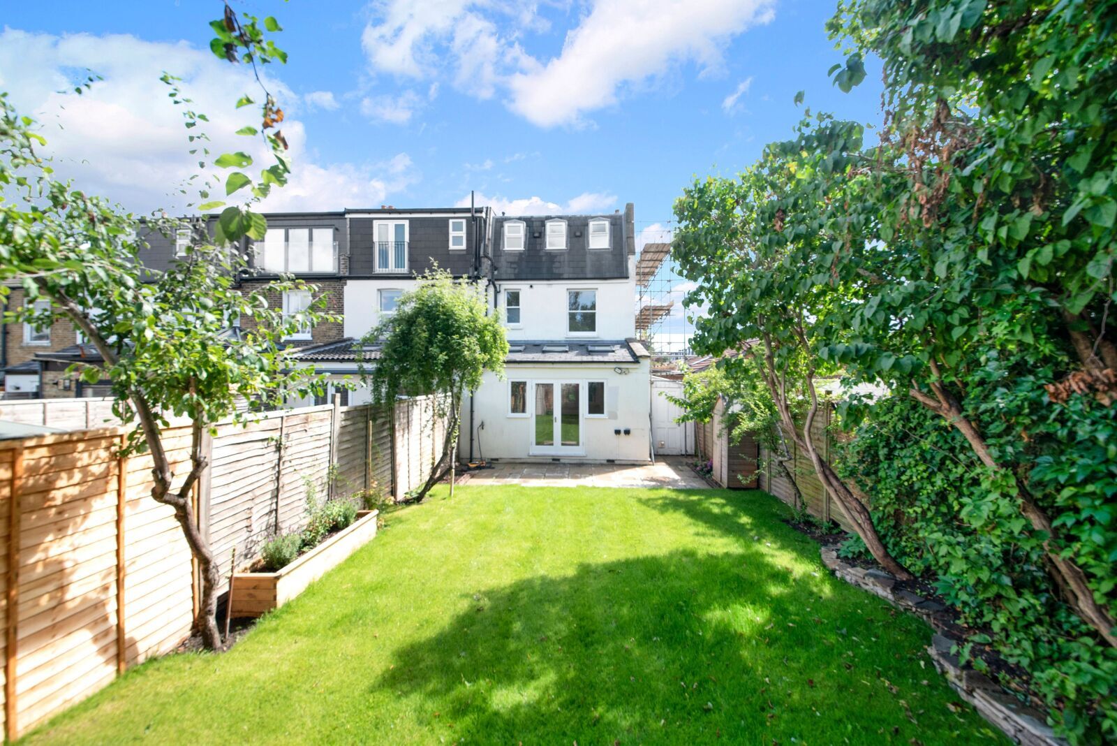 4 bedroom end terraced house to rent, Available unfurnished from 14/04/2025 Avondale Road, London, SW19, main image