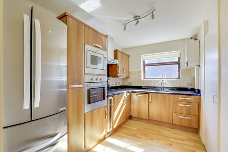 2 bedroom  flat to rent, Available furnished from 16/04/2025