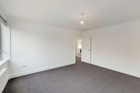 2 bedroom  flat to rent, Available unfurnished from 04/03/2025