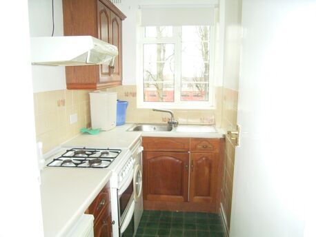 Flat to rent, Available unfurnished from 28/02/2025