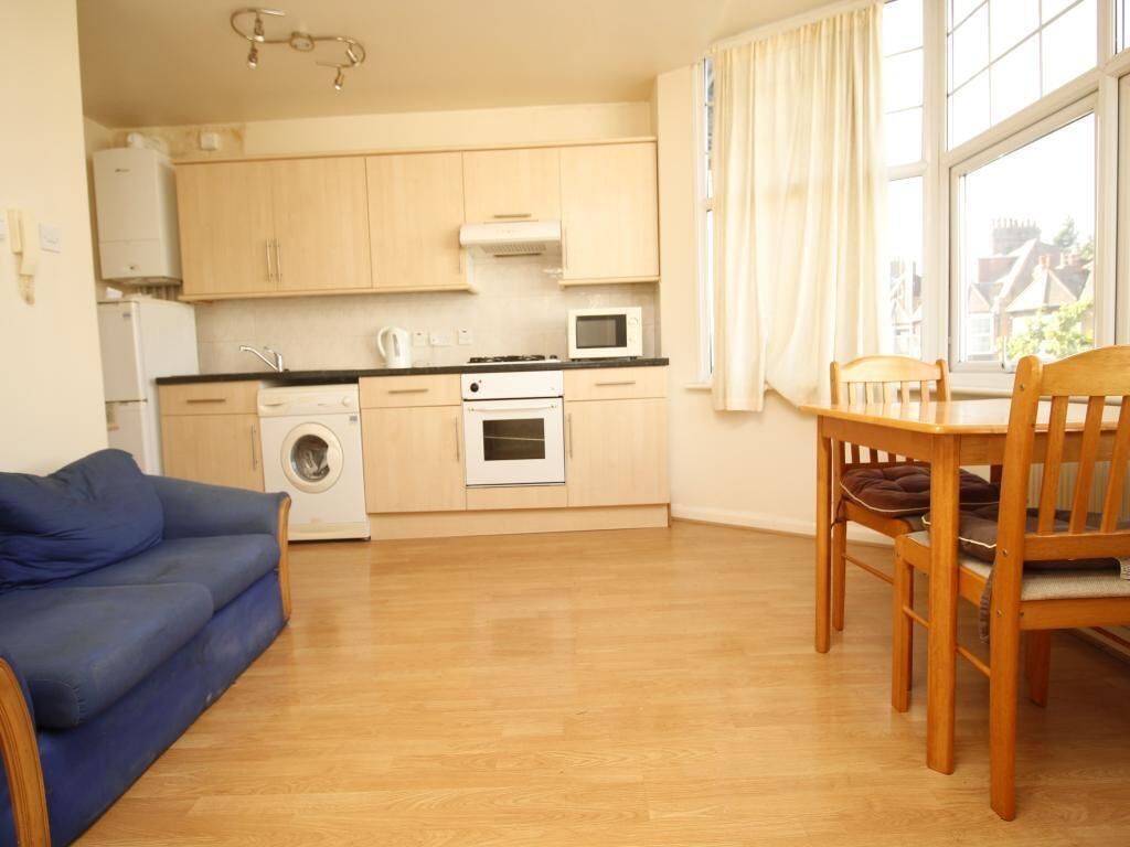 1 bedroom  flat to rent, Available furnished from 02/09/2025 Claremont Avenue, New Malden, KT3, main image